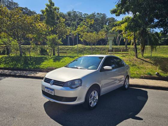 VOLKSWAGEN POLO SEDAN 1.6 MI COMFORTLINE 8V FLEX 4P MANUAL VOLKSWAGEN POLO SEDAN 1.6 MI COMFORTLINE 8V FLEX 4P MANUAL